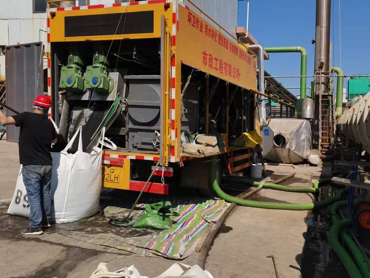 江阴淤泥压干处理